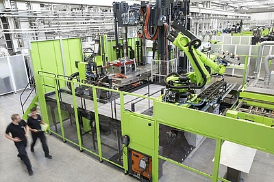 Im Technologiezentrum für Leichtbau-Composites entwickelte neue Verarbeitungsverfahren finden zunehmend ihren Weg in die Praxis. © ENGEL AUSTRIA