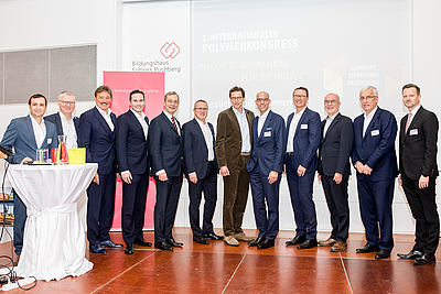 Wolfgang Bohmayr (Business Upper Austria/KC), Manfred Hackl (EREMA) Josef Haidlmair und Mario Haidlmair (Haidlmair), Axel Greiner (Industriellenvereinigung OÖ/Greiner Gruppe), Robert Machtlinger (FACC), Stephan Kubinger (Sparte Industrie in der WKOÖ/IFN), Axel Kühner (Greiner Gruppe), Rudolf Wölfer (Borealis), Reinhold Lang (JKU), Georg Steinbichler (ENGEL und JKU) Christian Altmann (Business Upper Austria) © Pixory/Business Upper Austria